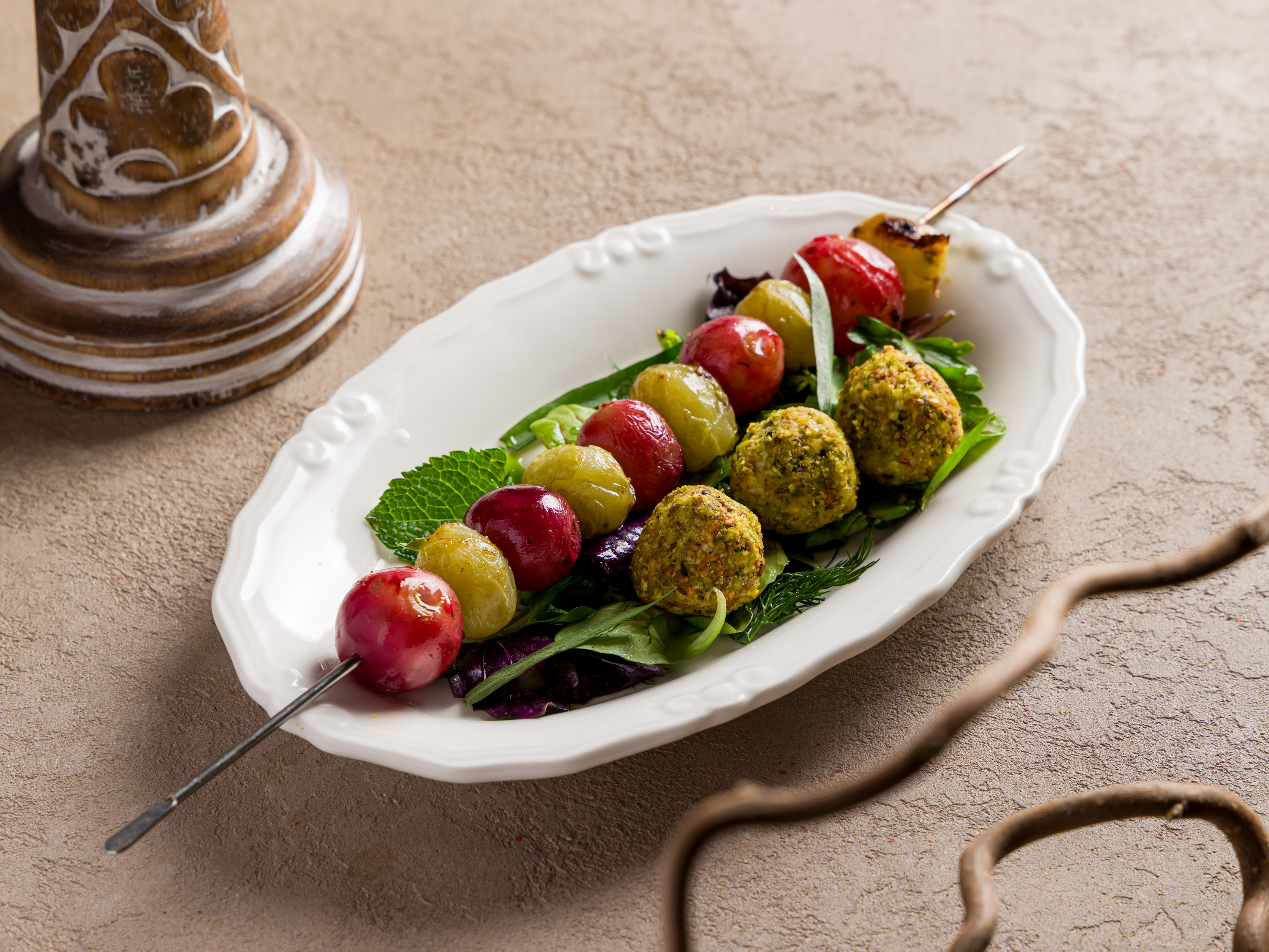 Виноград на гриле / адыгейский сыр / кунжут